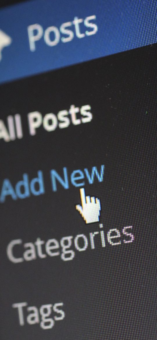 nexus 下载 App 分类管理界面截图，文档、压缩包、音视频、安装包四类目录以卡片形式并列，每张卡片标注文件数量与占用空间
